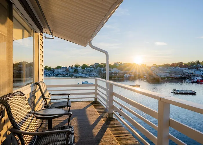 Boothbay Harbor Oceanside Inn