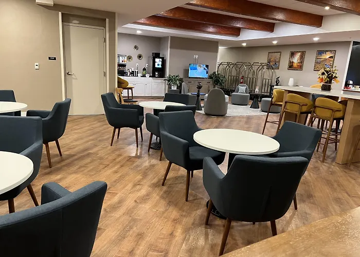 Casco Bay Hotel Portland Airport - Maine Mall, An Ascend Collection Hotel